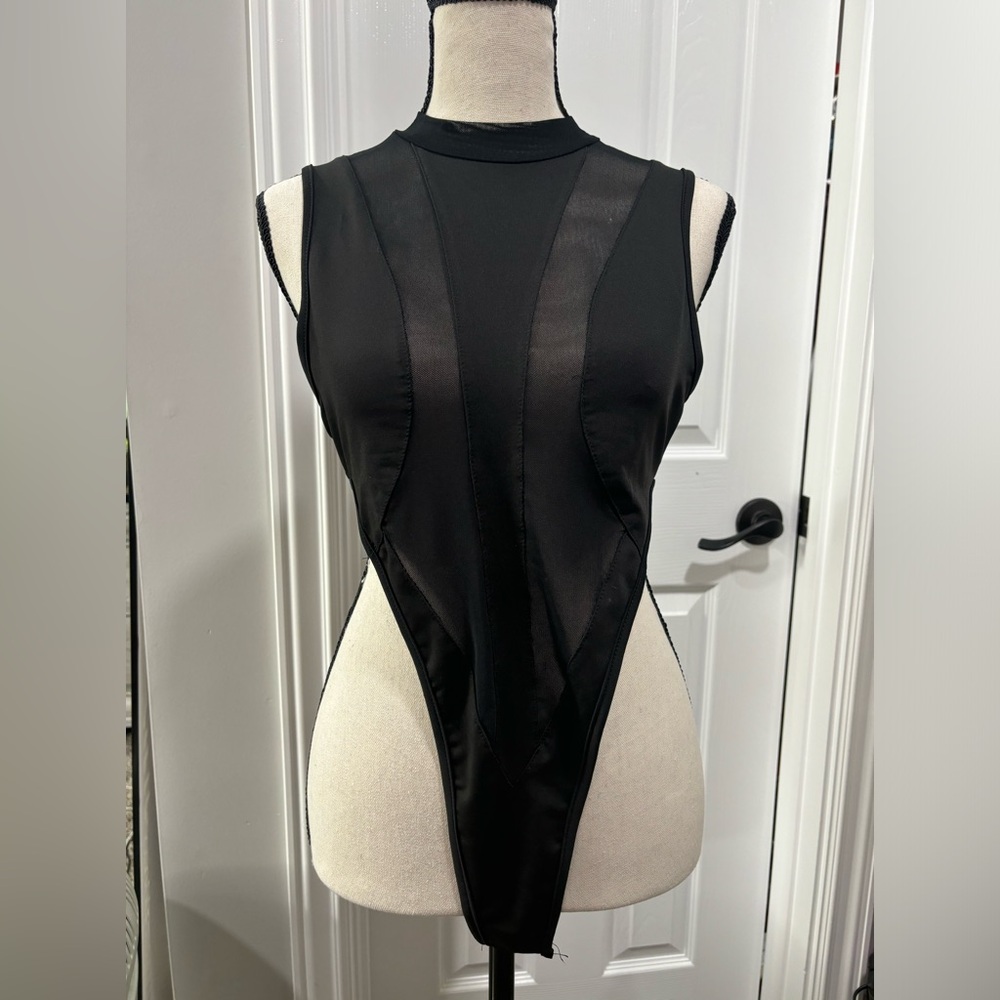 Mesh black top